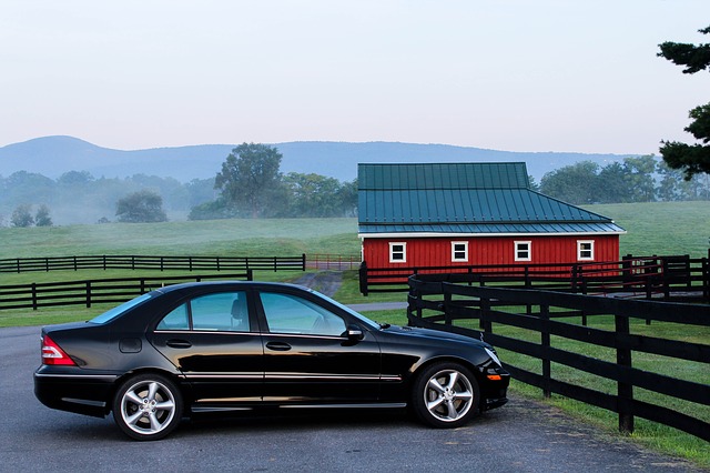 data/automobile-176989_640.jpg