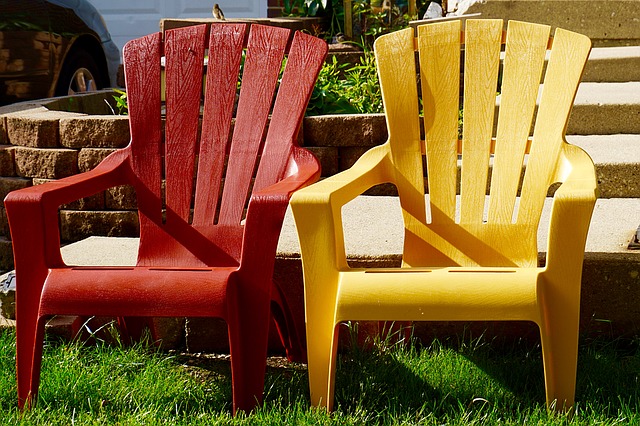 data/chairs-1530611_640.jpg