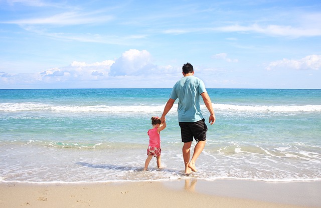 data/father-656734_640.jpg