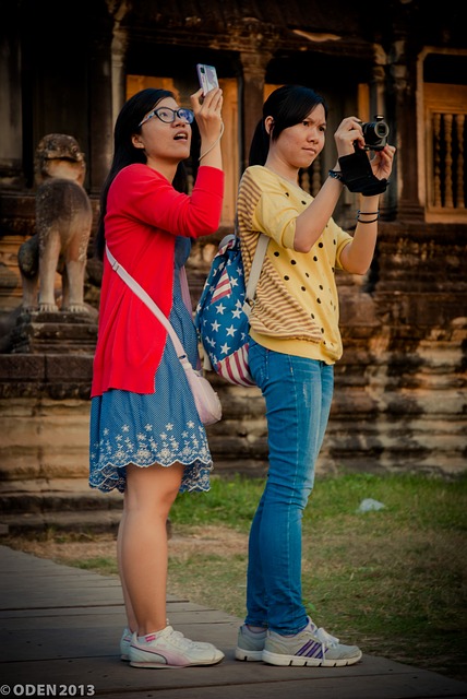 data/tourists-250217_640.jpg