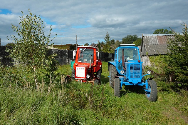 data/tractor-blue-3262266_640.jpg